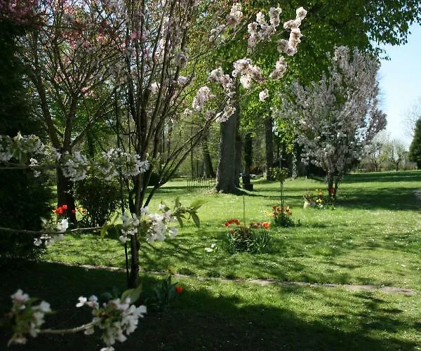 Chateau Du Clos Mortier 4* Saint-Dizier